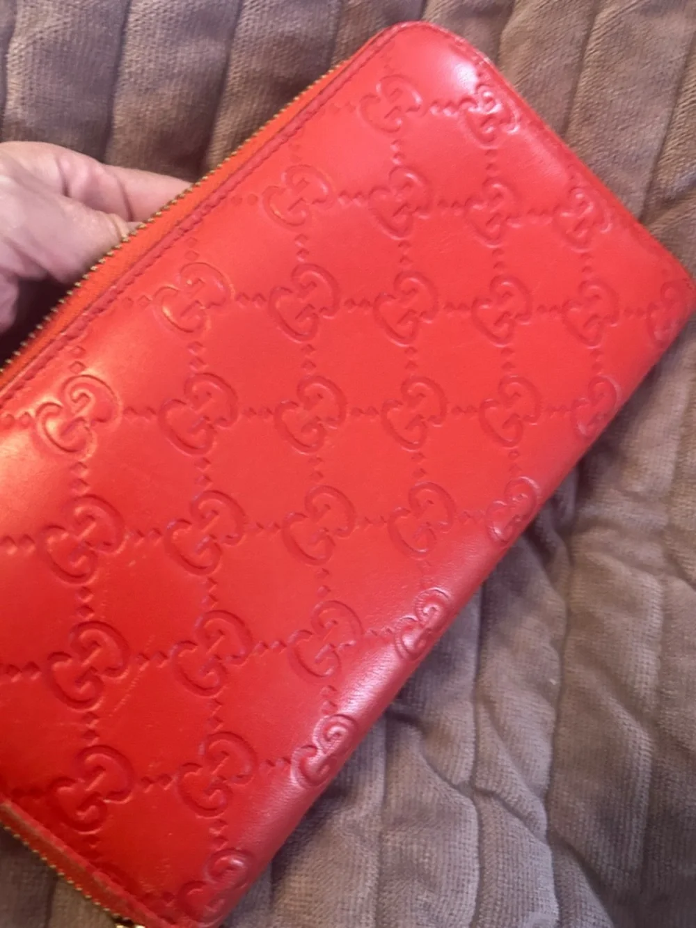 Gucci Coral-Red Embossed GG Zip Wallet - Picture 4 of 5